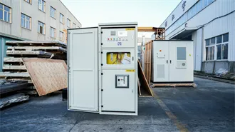 Lithium battery in liquid-cooled energy storage module